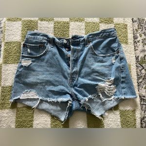 Levi’s 501 cutoff shorts Large